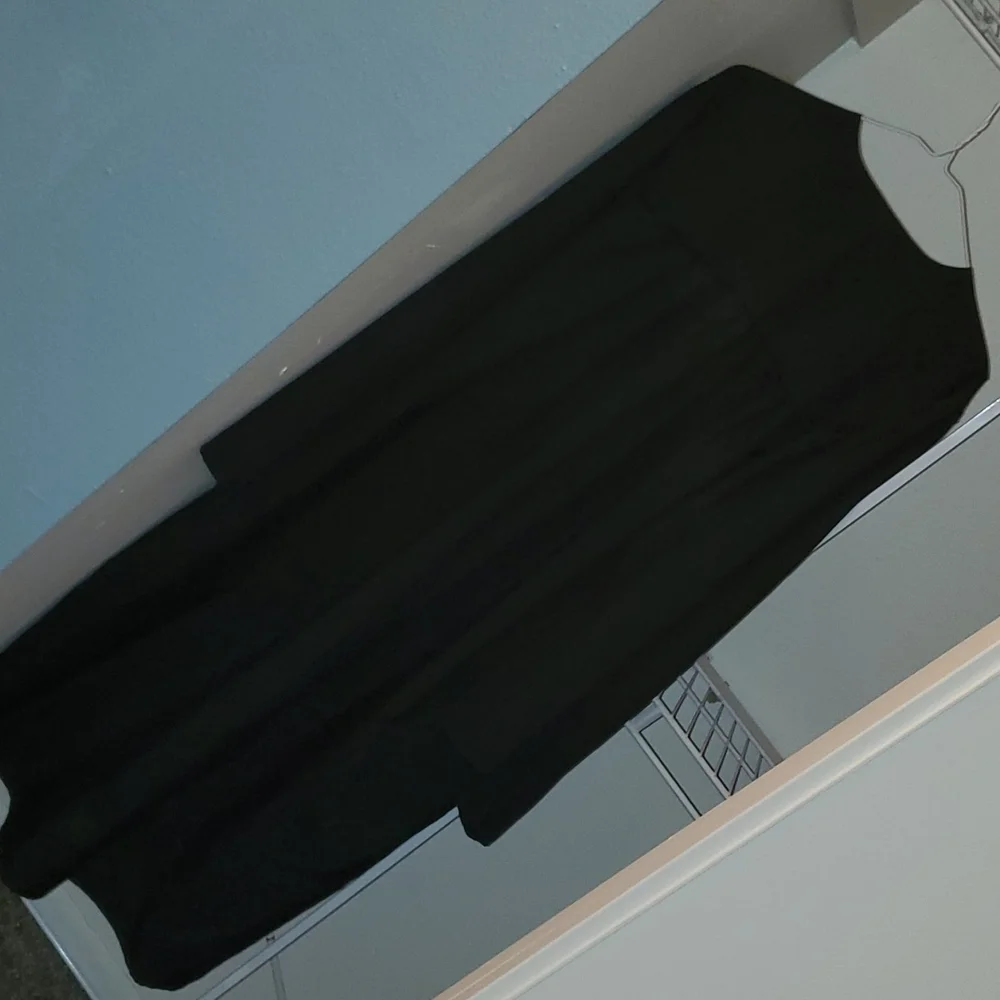Grad gown - Picture 4 of 4